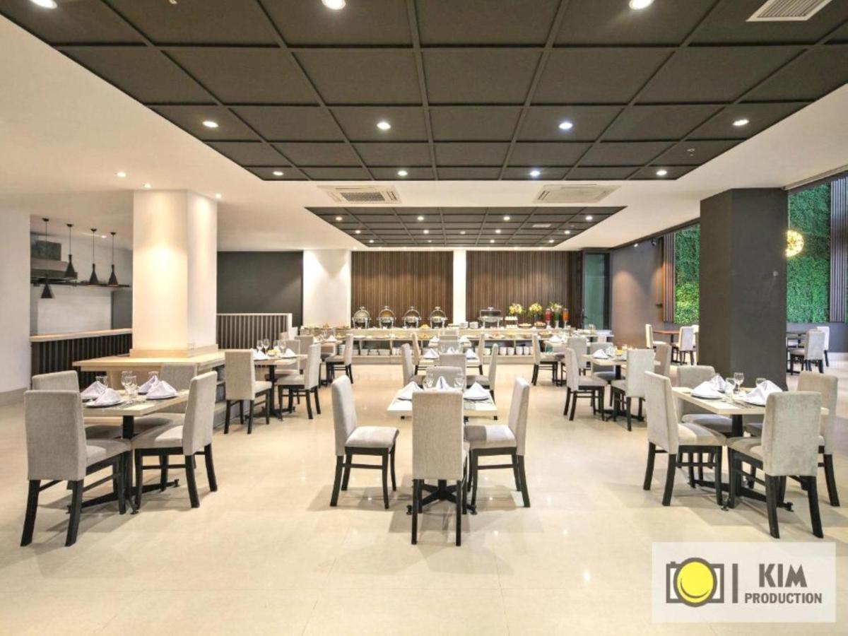 Capital O 1200 Salem Riverside Hotel ダナン市 エクステリア 写真